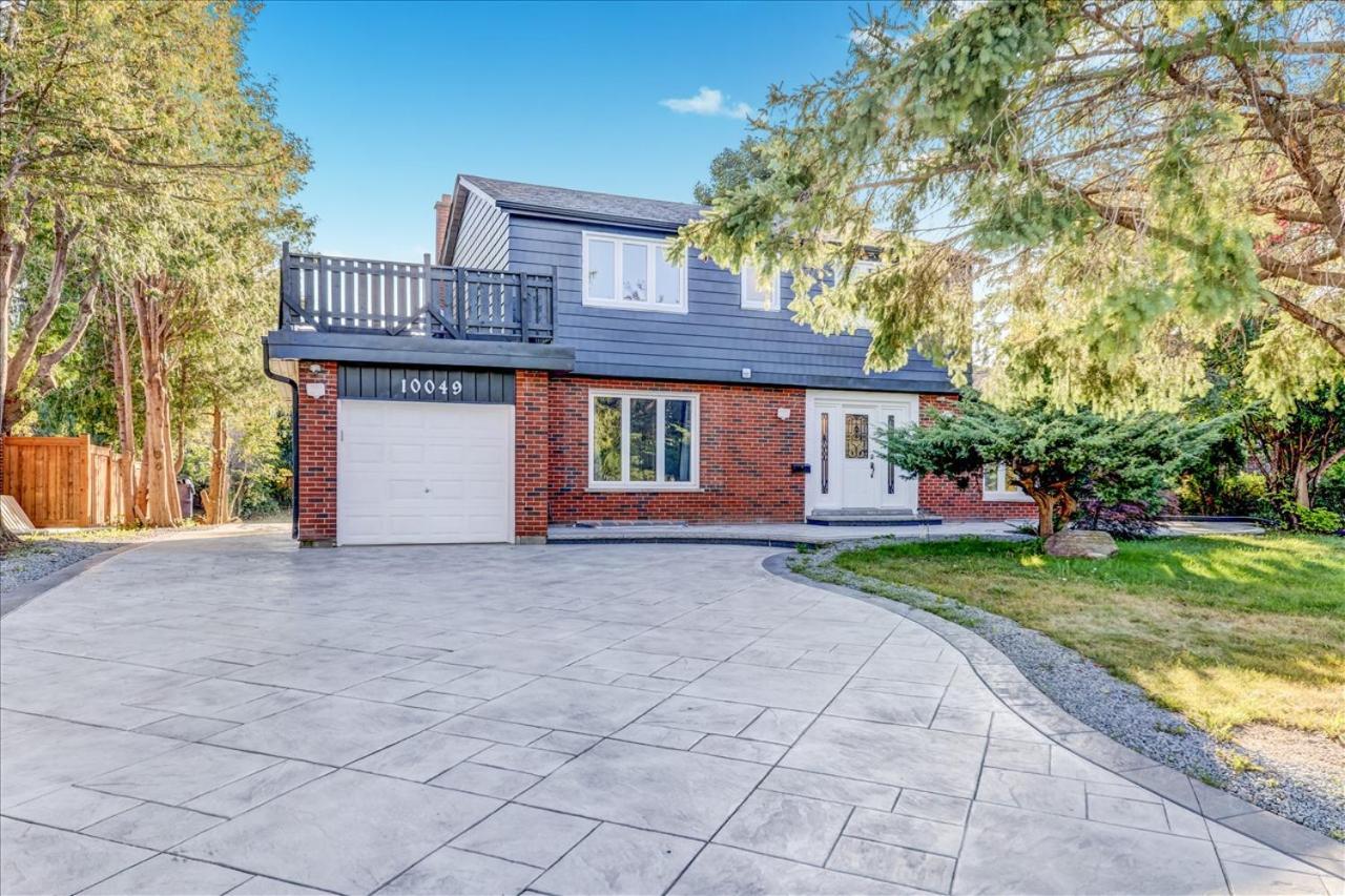 Stunning 7 Bedroom Rougeview Home With 2 Kitchens, 5 Bathrooms, Amazing Backyard & 8-Car Parking 토론토 외부 사진
